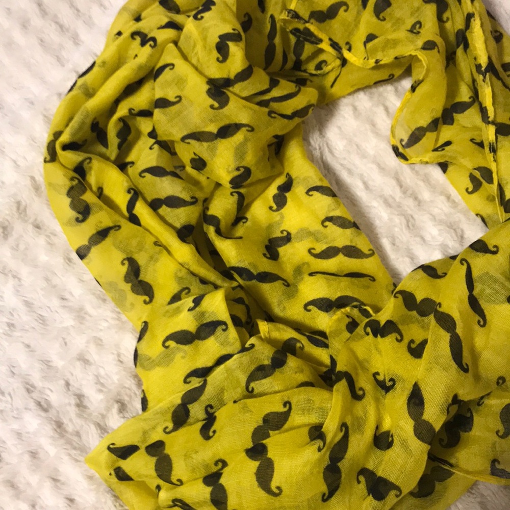 Mustache scarf!!! ❤️